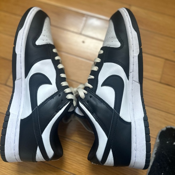 Nike Panda Dunk Low - Picture 4 of 5